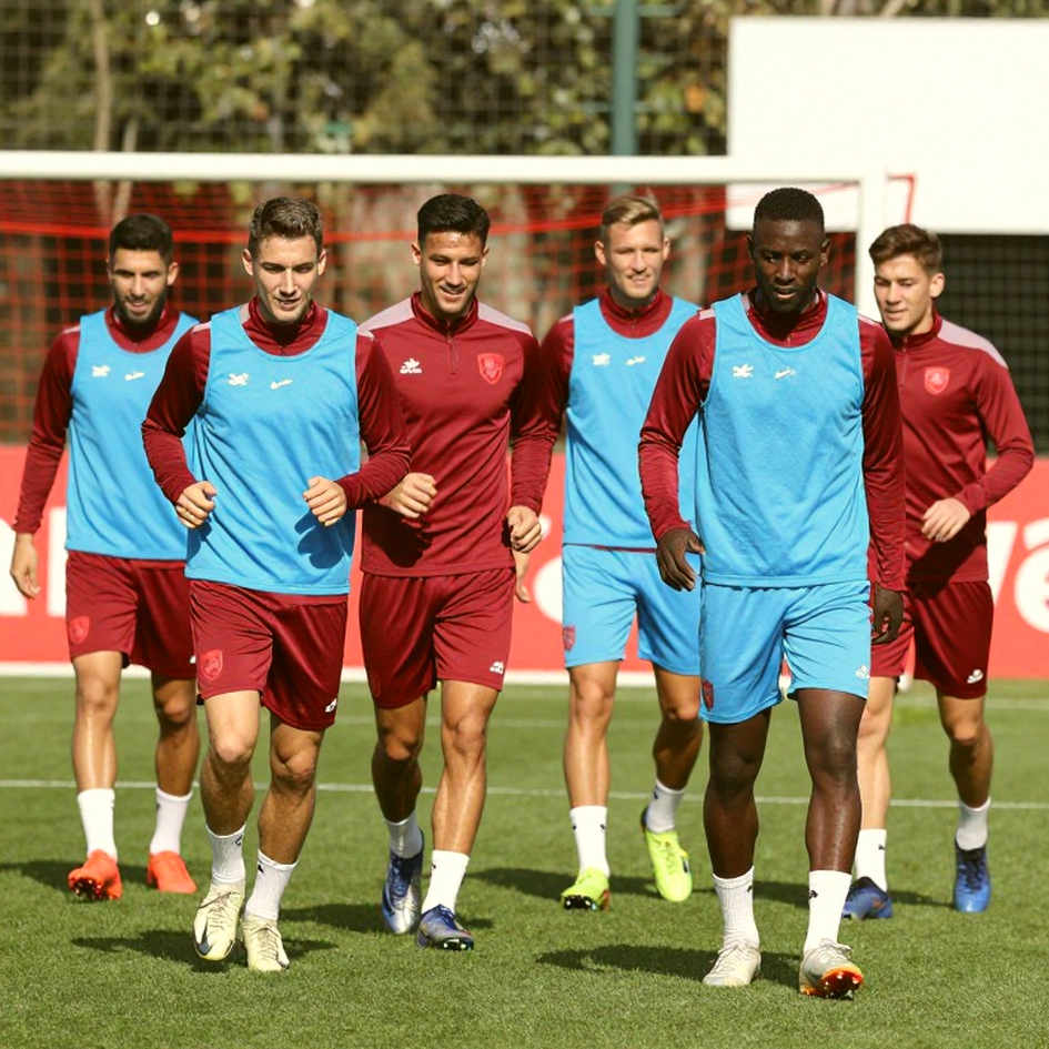 Amorim's Fifth Place and Ramos's Running: Two Ends of One Deadline Amorim's Fifth Place and Ramos's Running: Two Ends of One Deadline