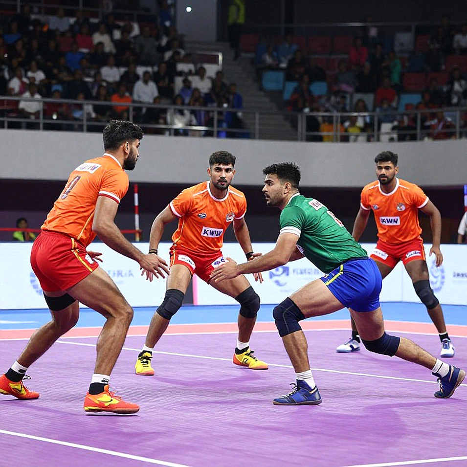 ছয় ফুট লাফ, ৪৯-২৪ আর নাগোয়ার আয়না: পবন সেহরাওয়াতের ভারত আসলে কী প্রমাণ করল ছয় ফুট লাফ, ৪৯-২৪ আর নাগোয়ার আয়না: পবন সেহরাওয়াতের ভারত আসলে কী প্রমাণ করল