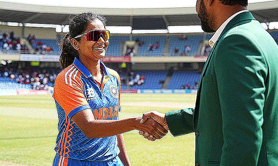 আম্পায়ার'স কলের ছায়া: এশিয়ার ধীর উইকেটে ডিআরএস নিজেই সন্দেহের মুখে আম্পায়ার'স কলের ছায়া: এশিয়ার ধীর উইকেটে ডিআরএস নিজেই সন্দেহের মুখে