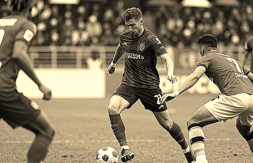 Blockchain in the Noise of the Transfer Window: When Data Weighs More Than Rumour