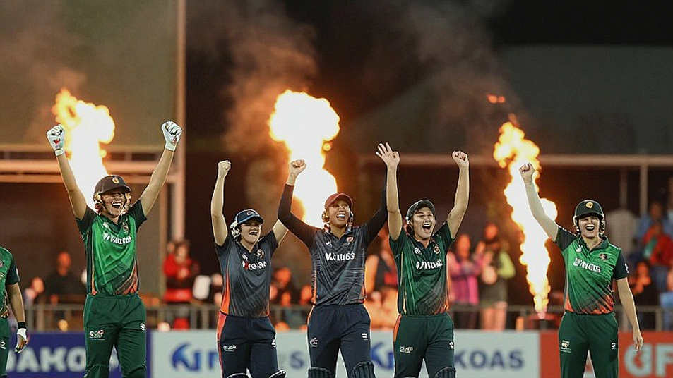 Blockchain's Wave in the Cricket World: From Fan Tokens to Smart Contracts