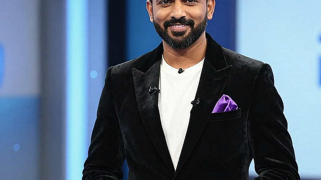 দুই মিনিট, একটা ছেঁড়া হেলমেটের ফিতা, আর ক্রিকেটের অদৃশ্য ঘড়ি