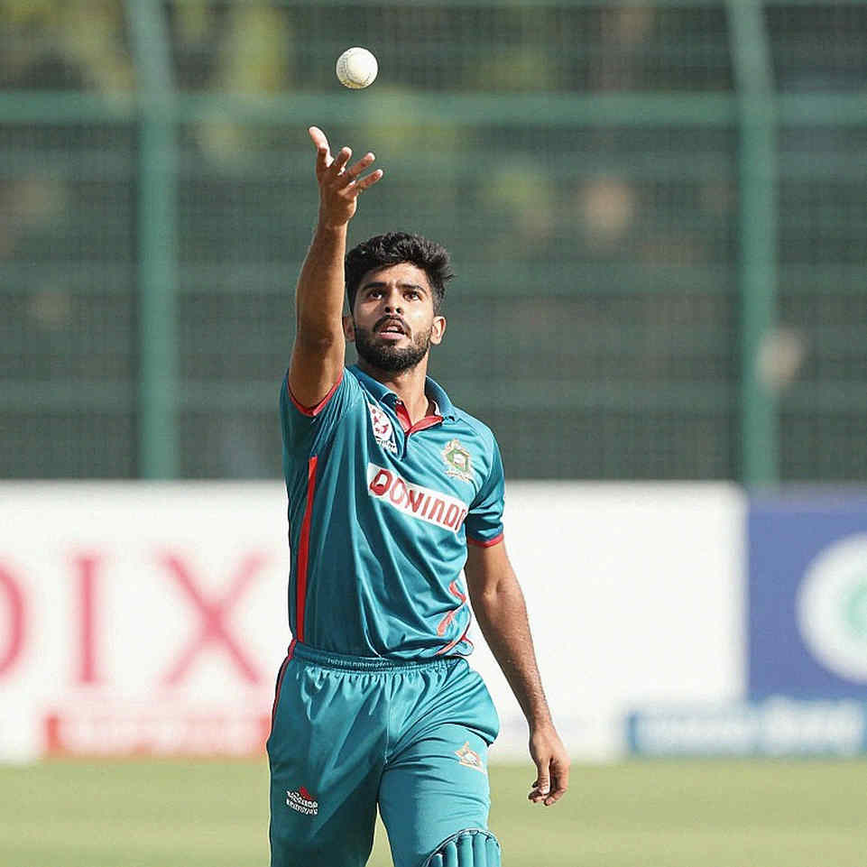 দুই রান আর তিন রান: এশিয়া কাপ যে কথাটা বলে না দুই রান আর তিন রান: এশিয়া কাপ যে কথাটা বলে না